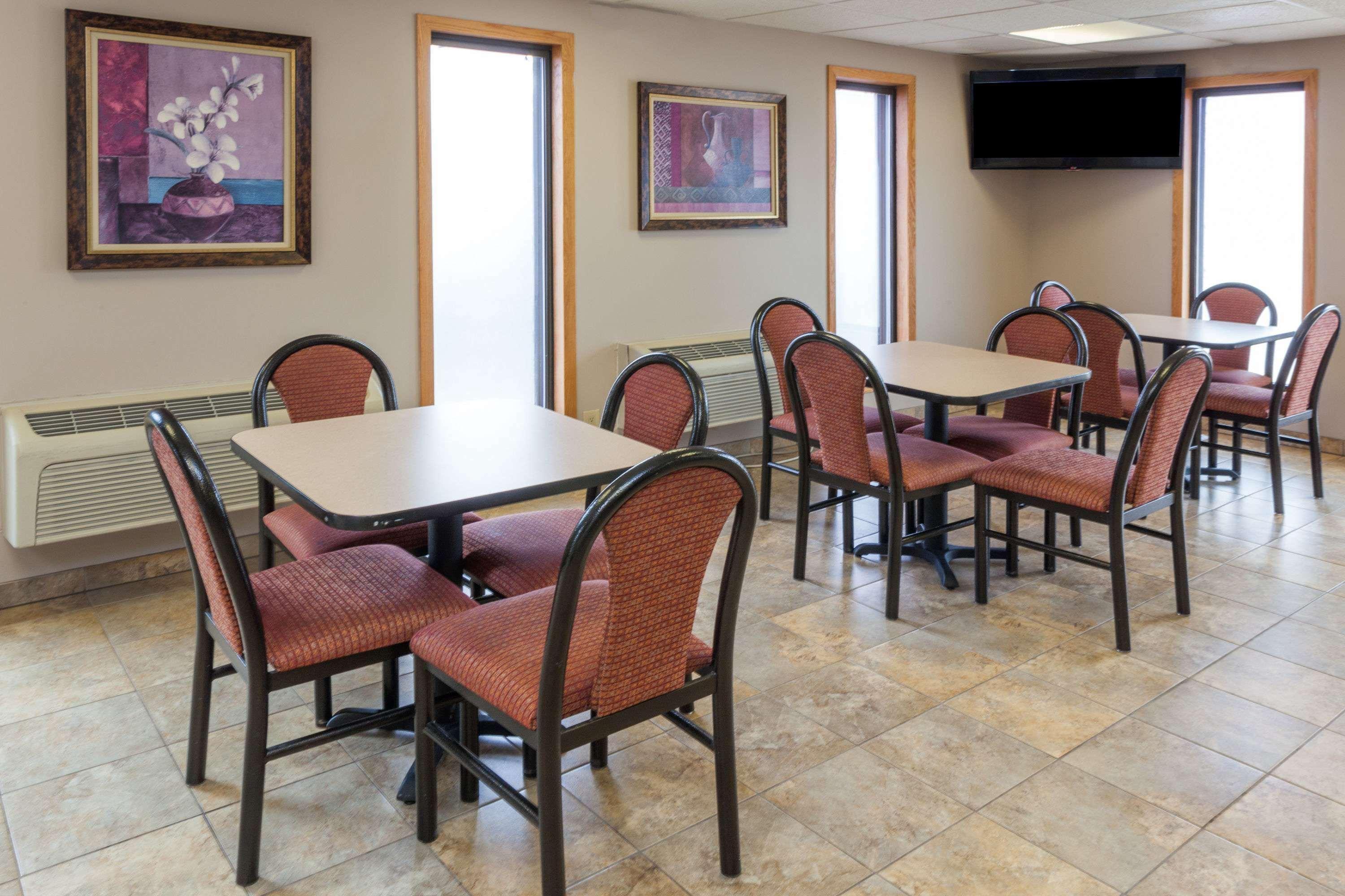 Super 8 By Wyndham Michigan City Exterior photo