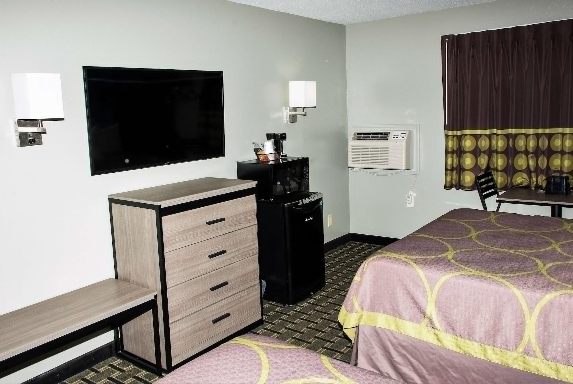 Super 8 By Wyndham Michigan City Exterior photo